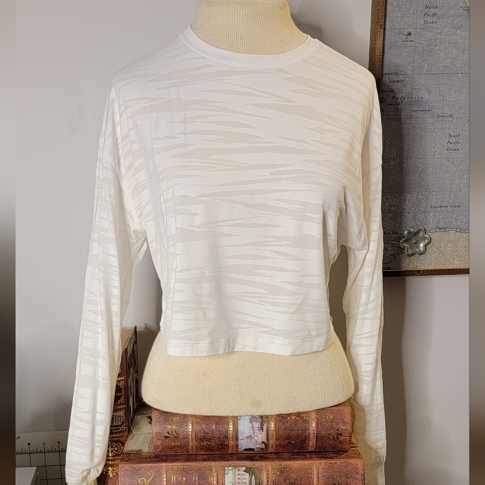 Lululemon white long sleeve top